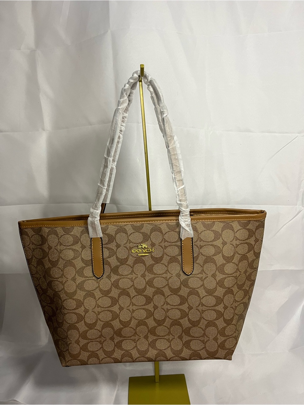 Signature Canvas Tote in Brown